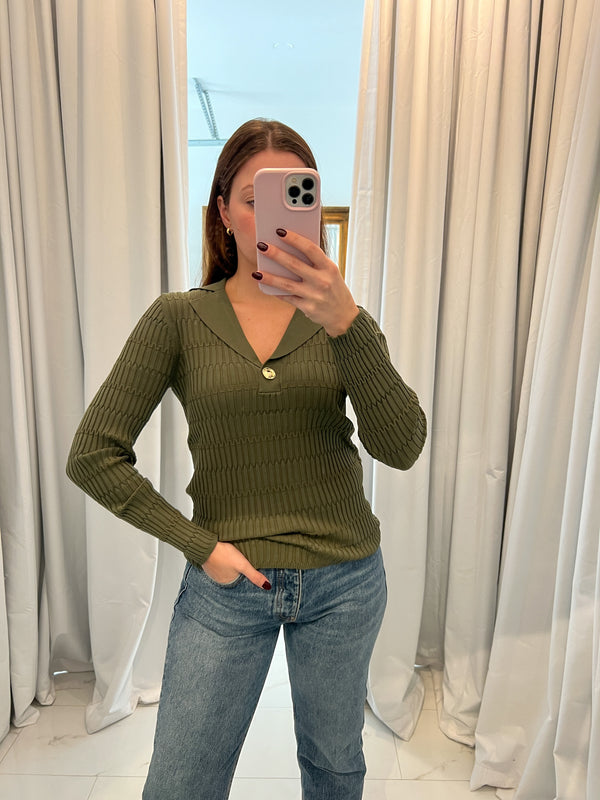 Textured Knit Buttoned Top