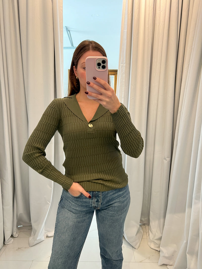 Textured Knit Buttoned Top