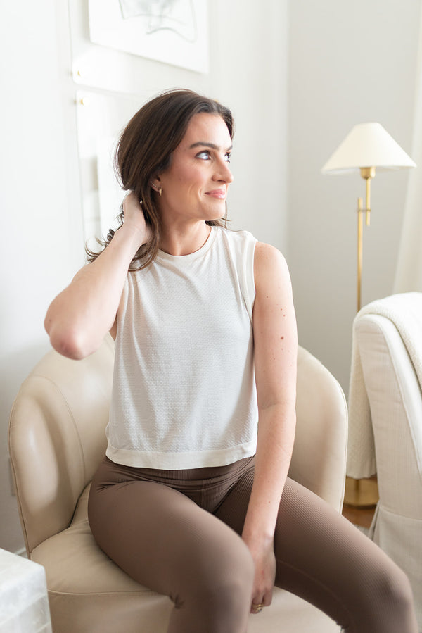 Page Seamless Crop Tank